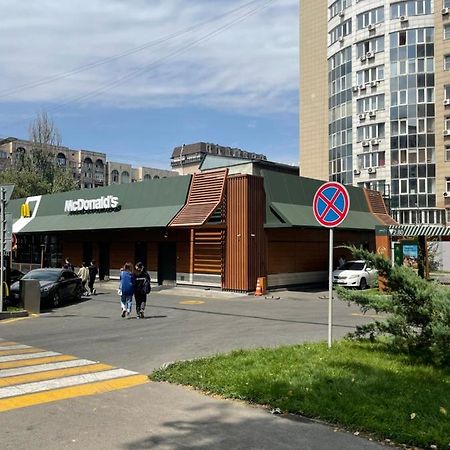Уютная Квартира В Самом Сердце Алматы Almatý Exterior foto
