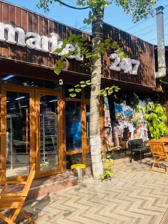 Уютная Квартира В Самом Сердце Алматы Almatý Exterior foto